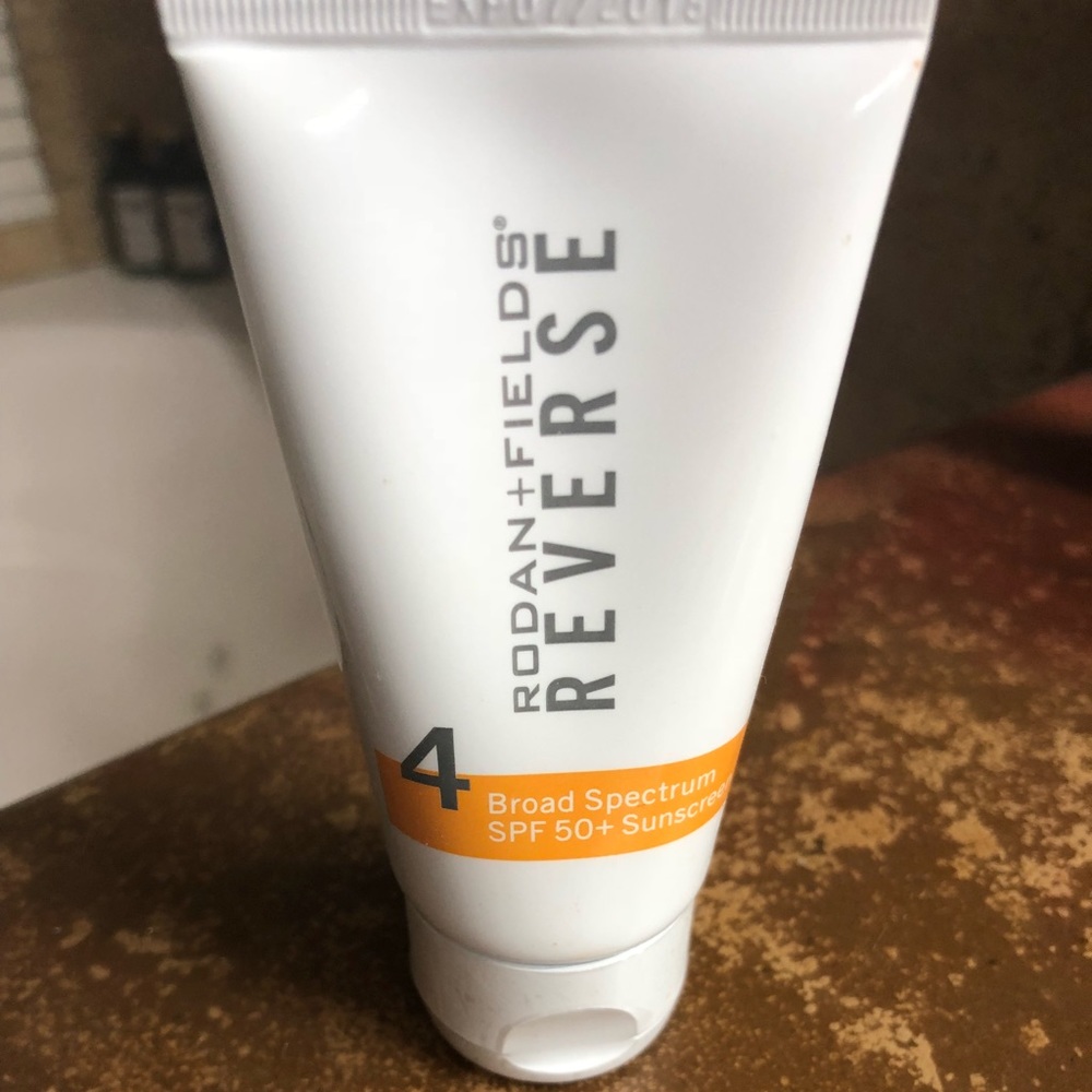 Rhodan & Fields REVERSE #4 skin lightening